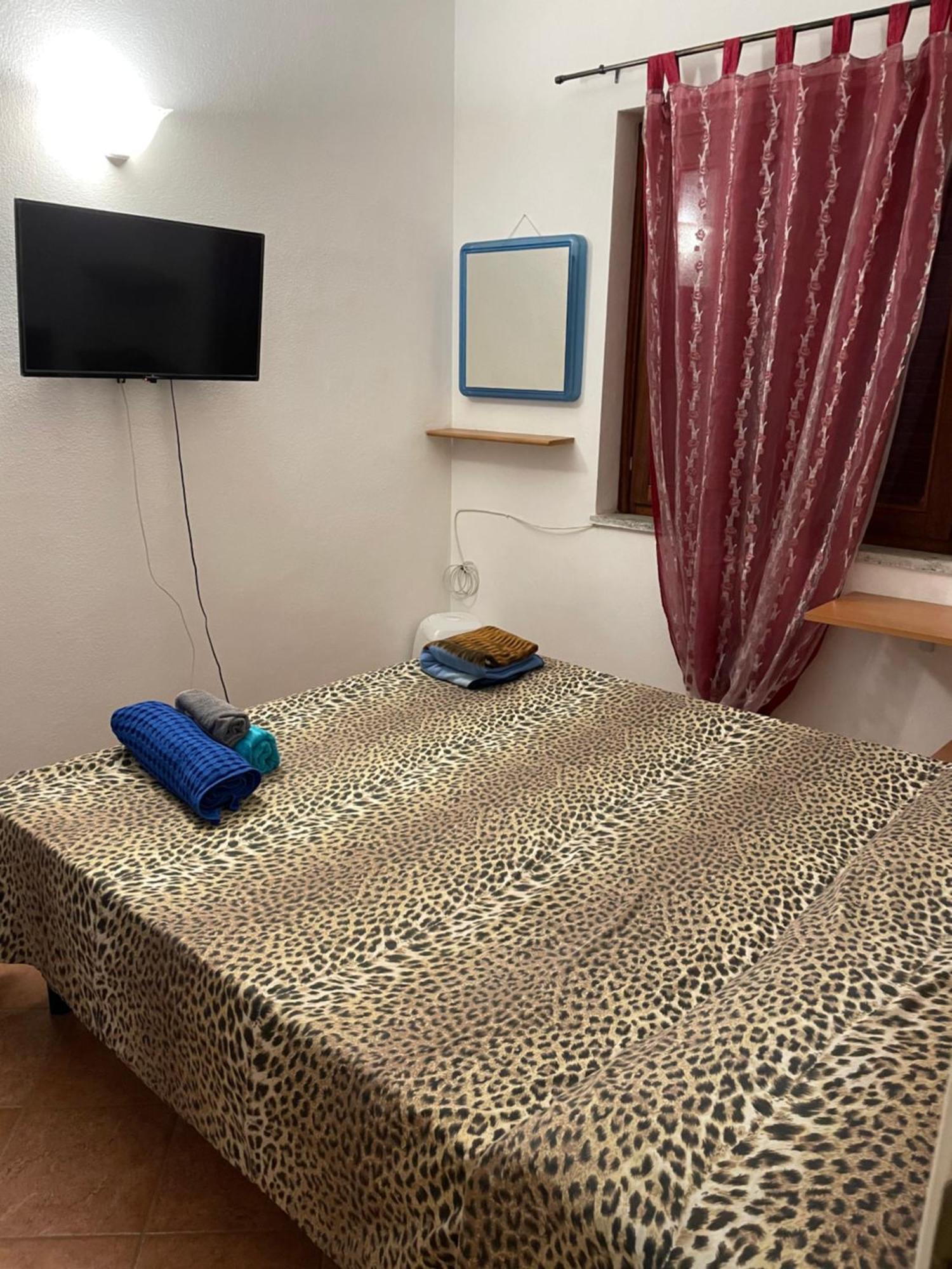 Airport25Minwalk-Bigpoolopentill15Septemberlive-Late-Checkin-Free-From 7-Till9Pm-After 9Pm Extracharge-Topay-Included-Economic-Shuttle-Late Check Out-Assistance To-Rentcar&Save Money During Journey 5Minbywalktoccenter2Mbywalktotouristicport5Minbywalk Olbia Dış mekan fotoğraf